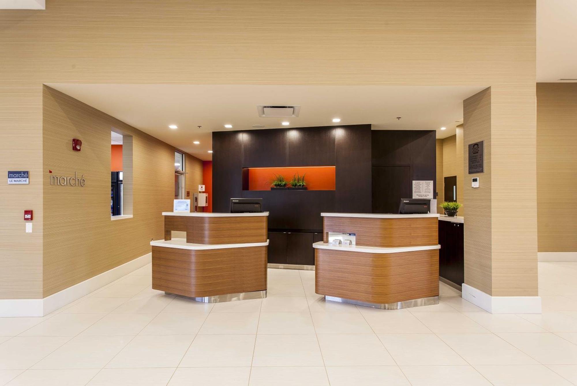 Courtyard By Marriott Montreal West Island/Baie D'Urfe Hotel Bagian luar foto