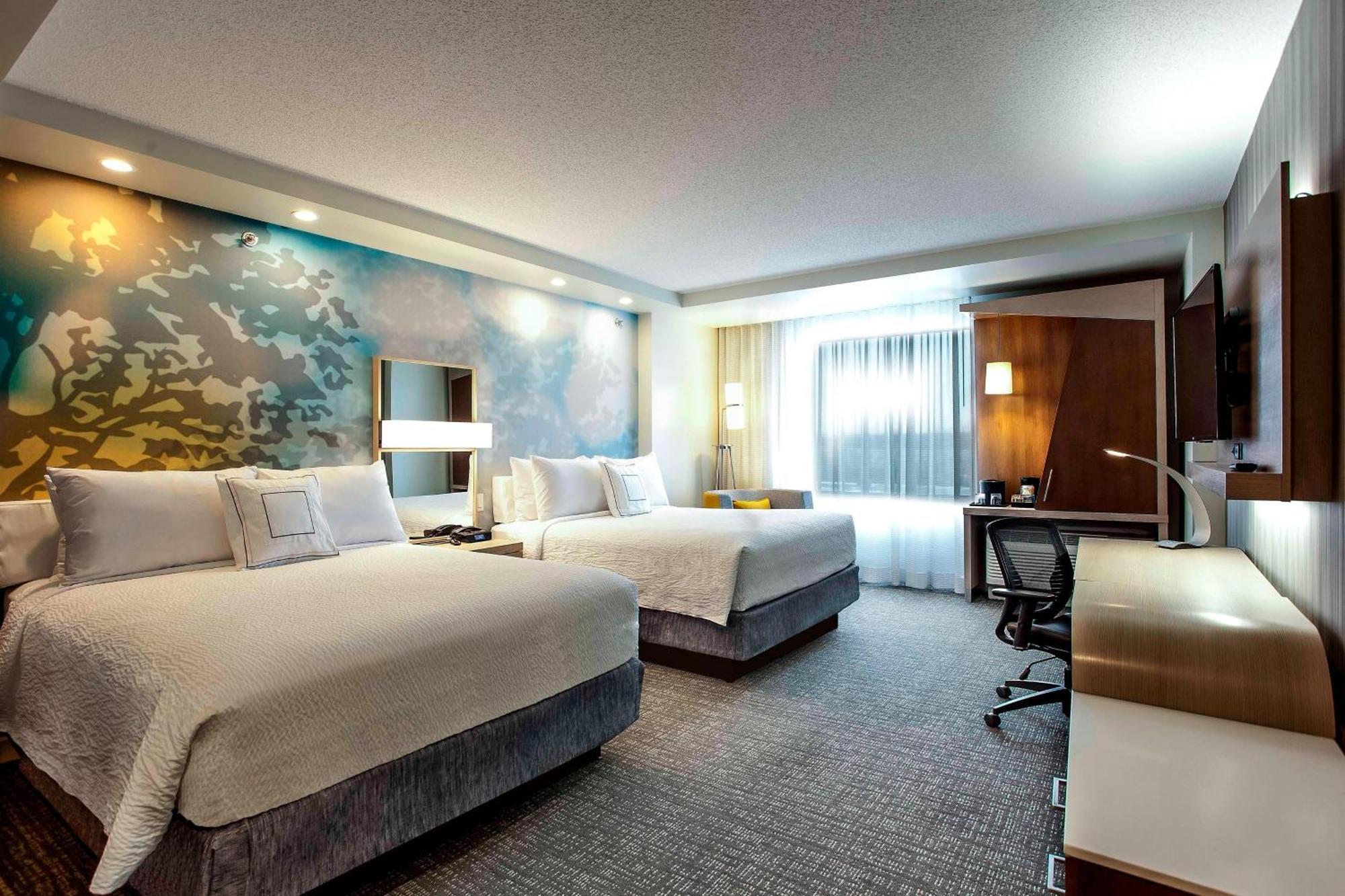 Courtyard By Marriott Montreal West Island/Baie D'Urfe Hotel Bagian luar foto