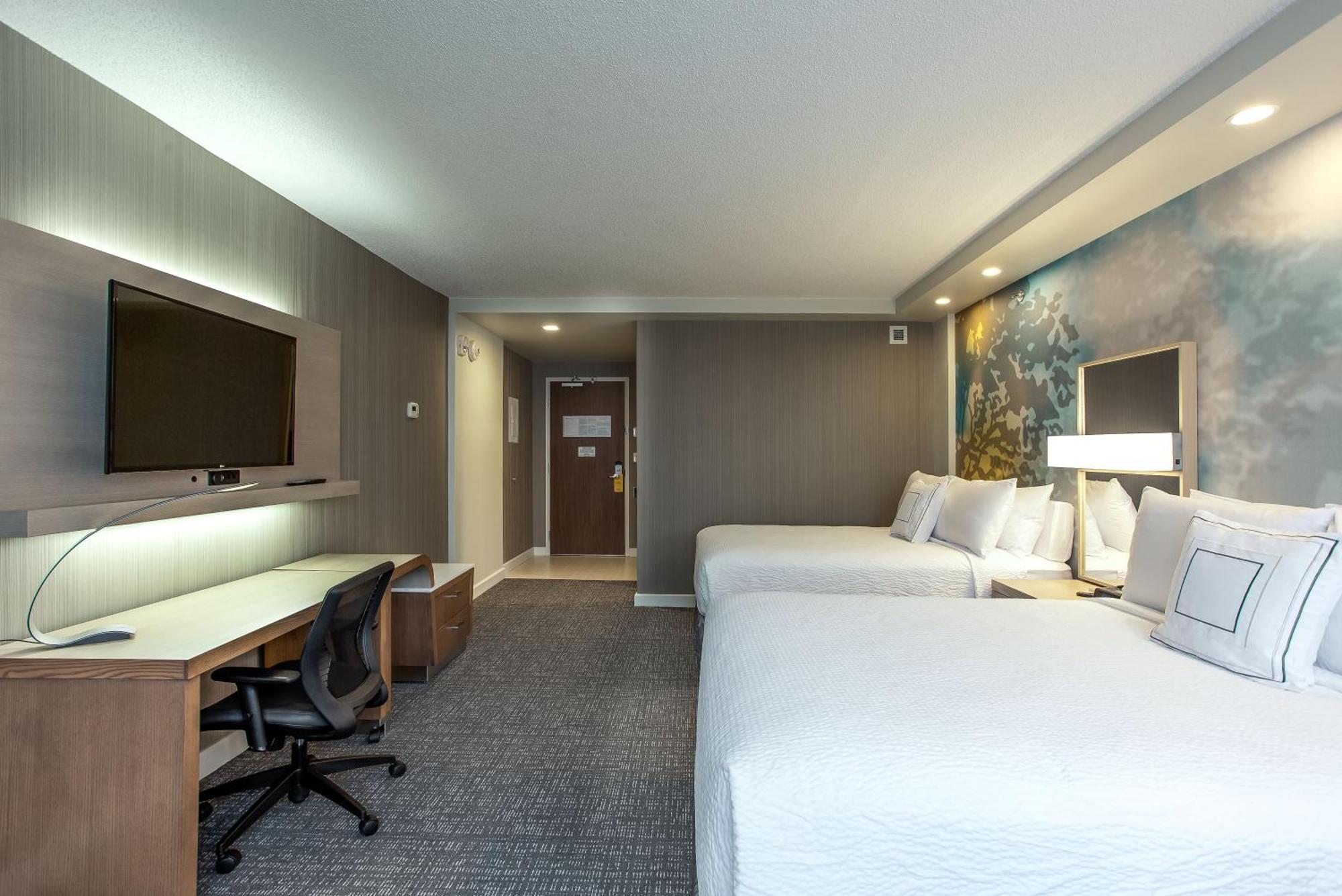 Courtyard By Marriott Montreal West Island/Baie D'Urfe Hotel Bagian luar foto