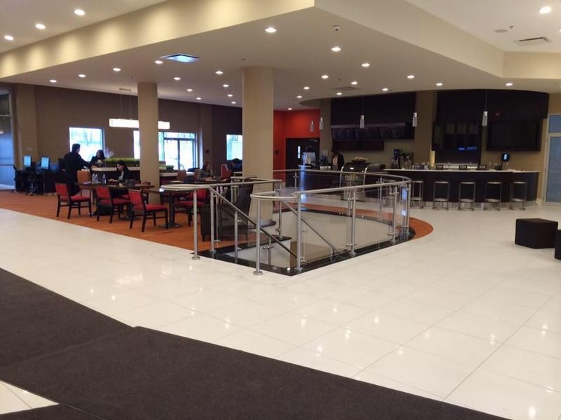 Courtyard By Marriott Montreal West Island/Baie D'Urfe Hotel Bagian luar foto