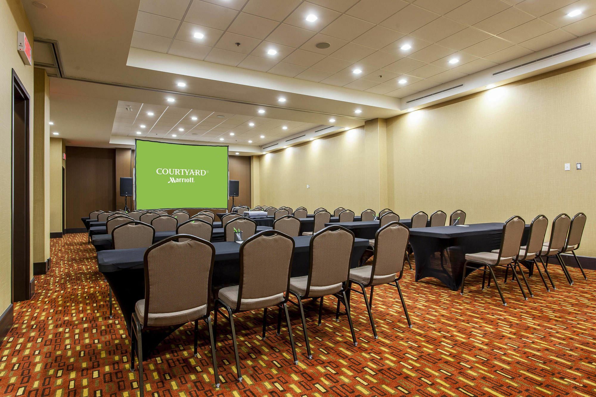 Courtyard By Marriott Montreal West Island/Baie D'Urfe Hotel Bagian luar foto
