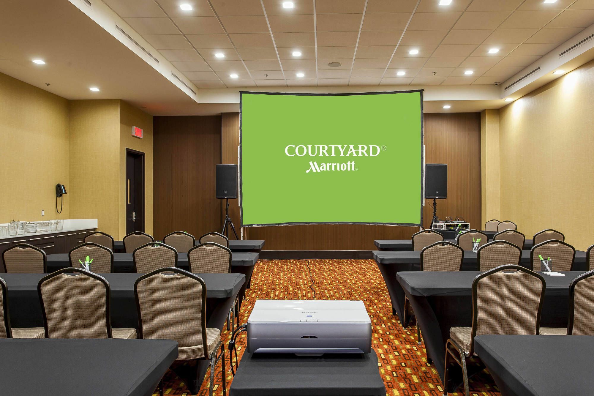 Courtyard By Marriott Montreal West Island/Baie D'Urfe Hotel Bagian luar foto