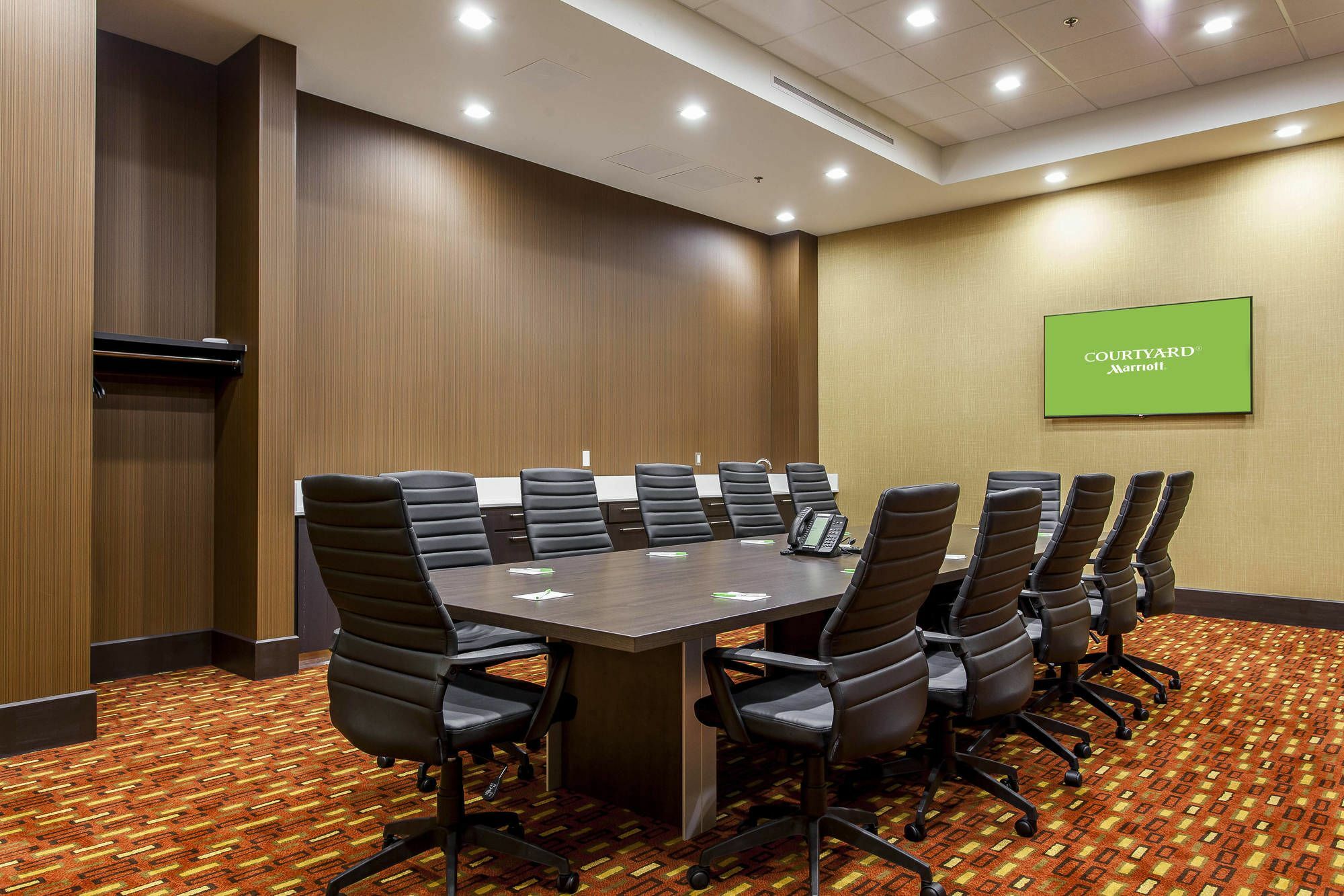 Courtyard By Marriott Montreal West Island/Baie D'Urfe Hotel Bagian luar foto